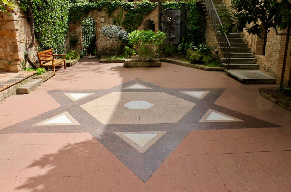 Star of David on the floor, at the entrance of Centre Bonastruc ça Porta Star of David on the floor, at the entrance of Centre Bonastruc ça Porta