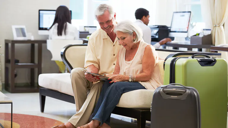 couple-in-hotel