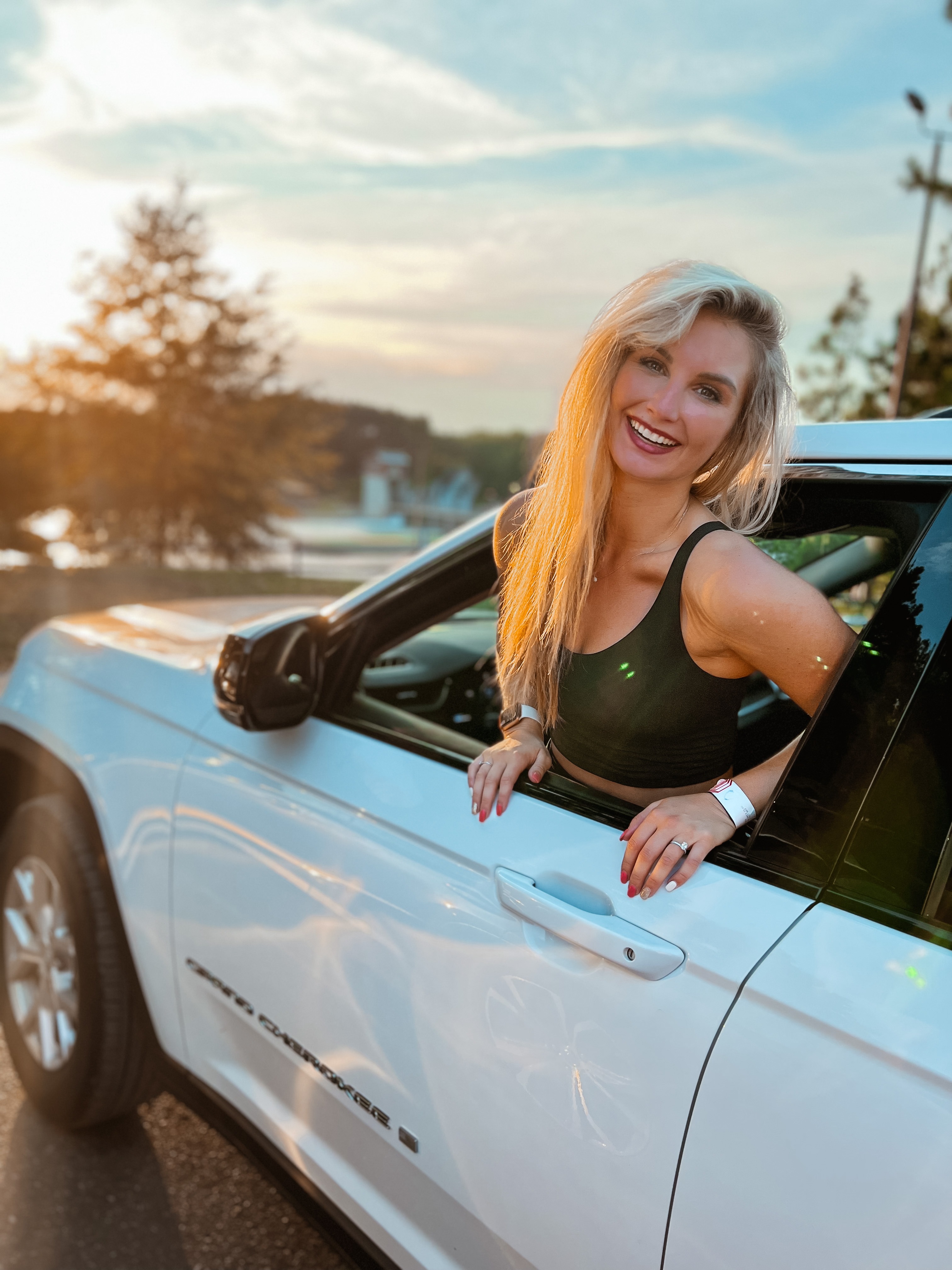 Amber Miller in window of Hertz Car Rental Jeep in charlotte Amber Miller in window of Hertz Car Rental Jeep in charlotte