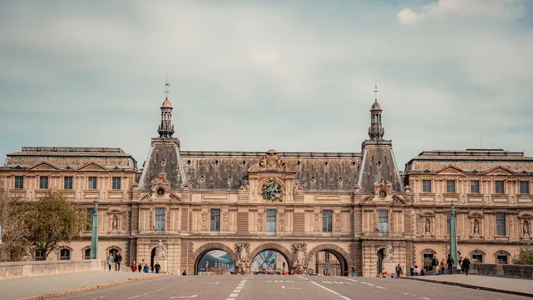 louvre-museum