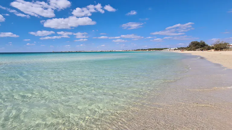 Torre Lapillo Bay