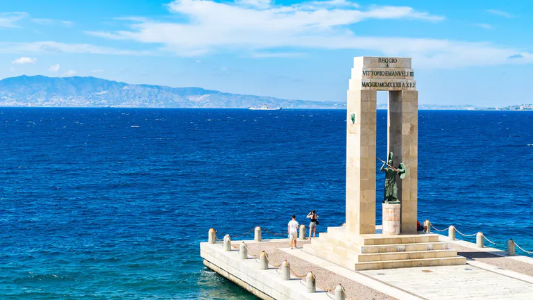 reggio calabria lungomare falcomata
