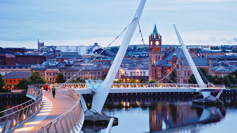 the peace bridge in derry uk