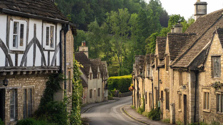 castle combe village in the cotswolds