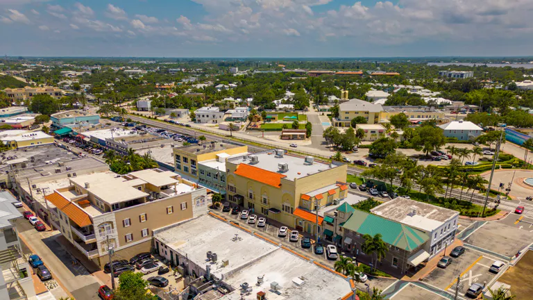shops downtown stuart florida