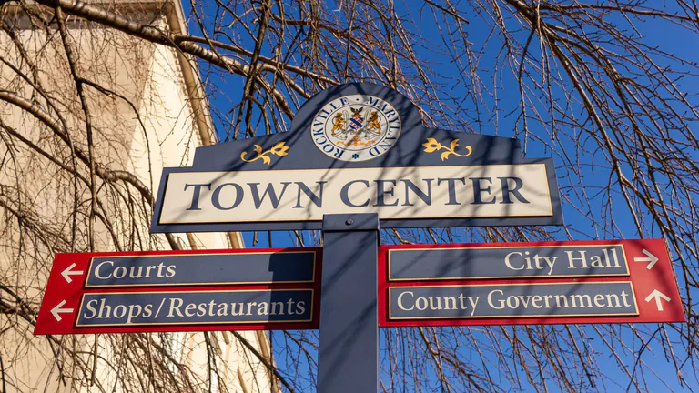 rockville town center signs