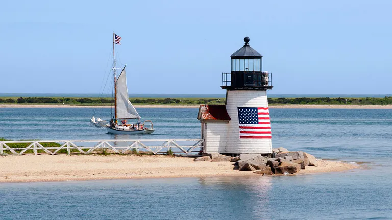 brant point lighthouse