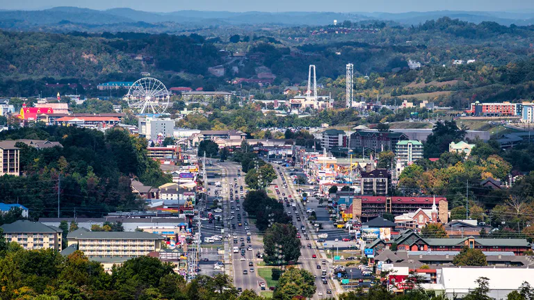 Pigeon Forge & Gatlinburg - Greensboro